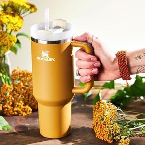 Stanley QUENCHER H2.0 FLOWSTATE TUMBLER | 40 OZ in Yarrow Color 💛